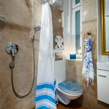 House Delmarco Apartment *