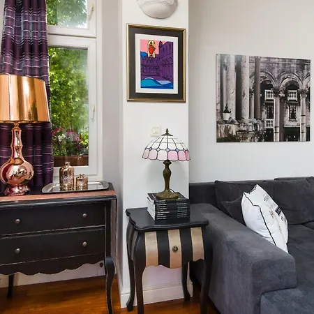 House Delmarco Apartment Split