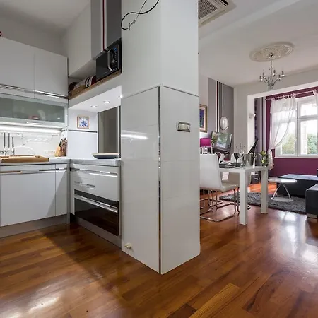 Apartment House Delmarco *
