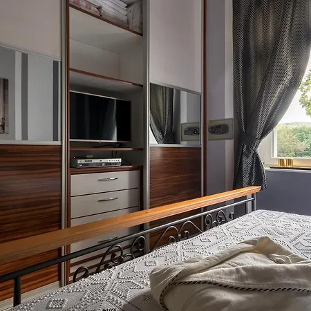 House Delmarco Apartment *